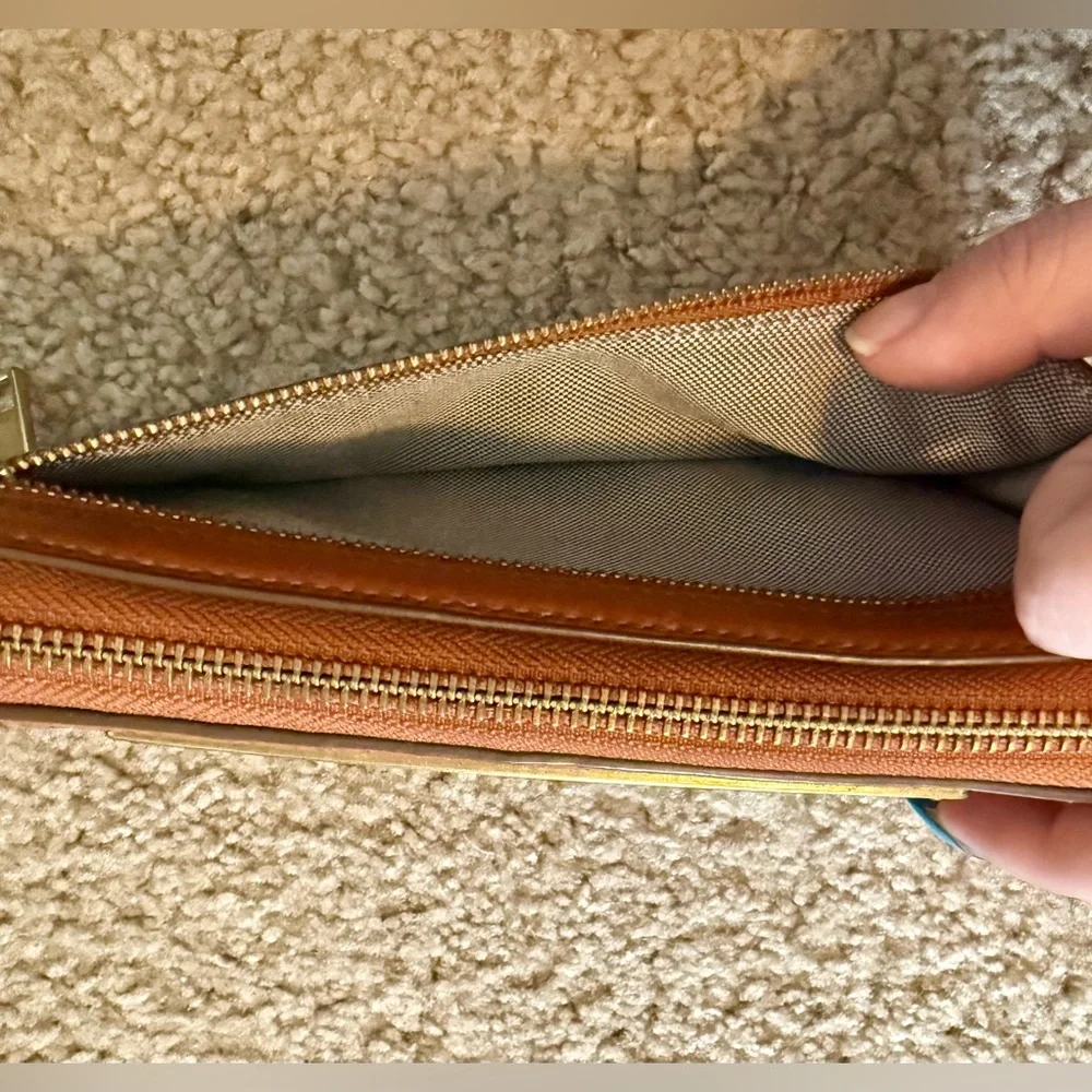 Fossil, large wallet. Brown. NWT. Width 4.25 Length 8. - Picture 3 of 9